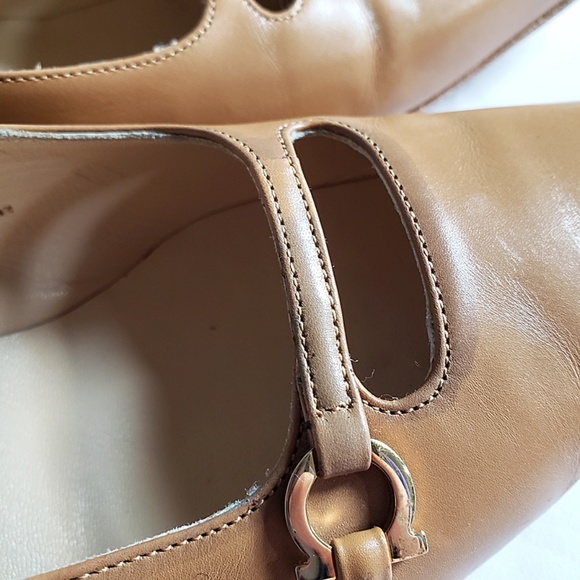 Salvatore Ferragamo Beige Buckle Kitten Heels 8 2A - Picture 5 of 7
